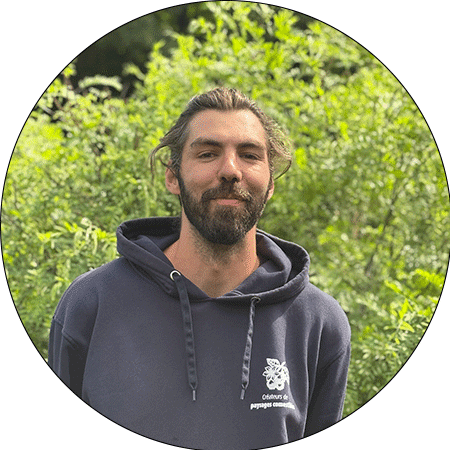 Xavier Charbonneau, coordonnateur pépinière et horticultrice